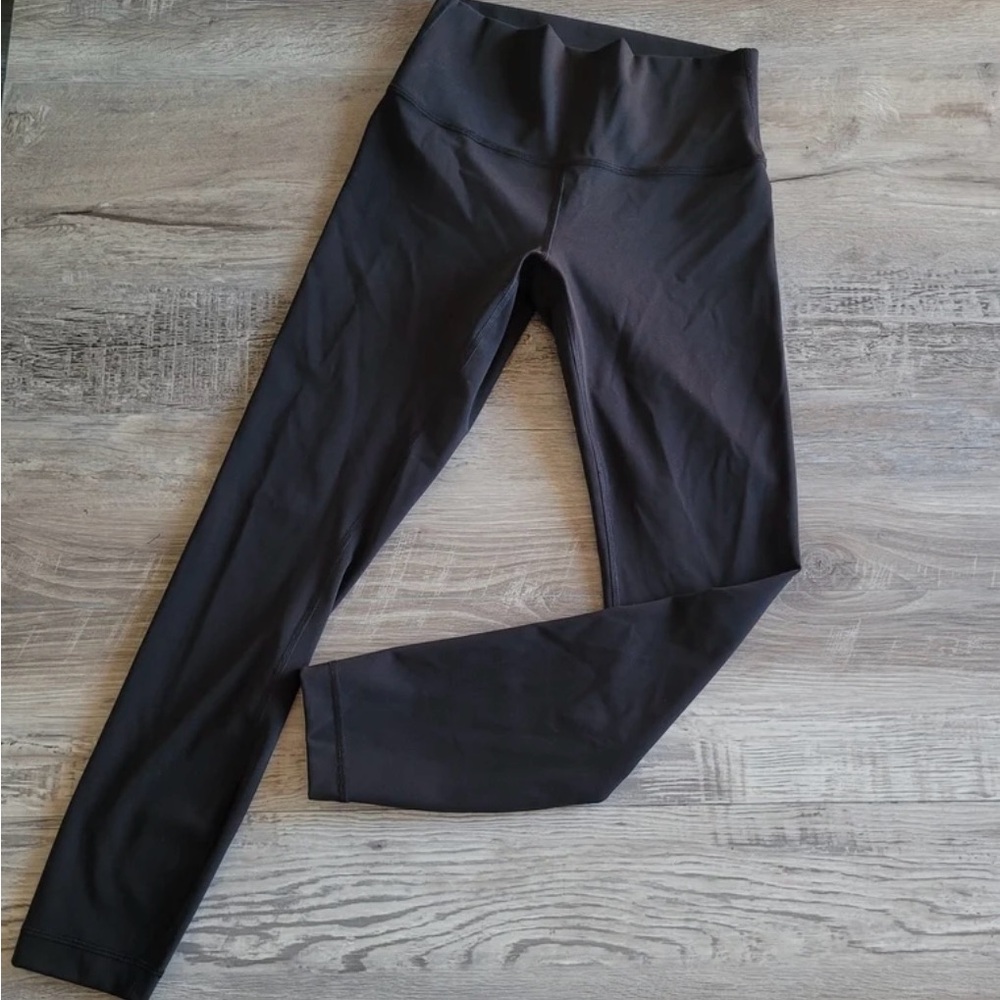 Lululemon Wunder Under High-Rise Tight 25" *Full-On Luxtreme Size 6